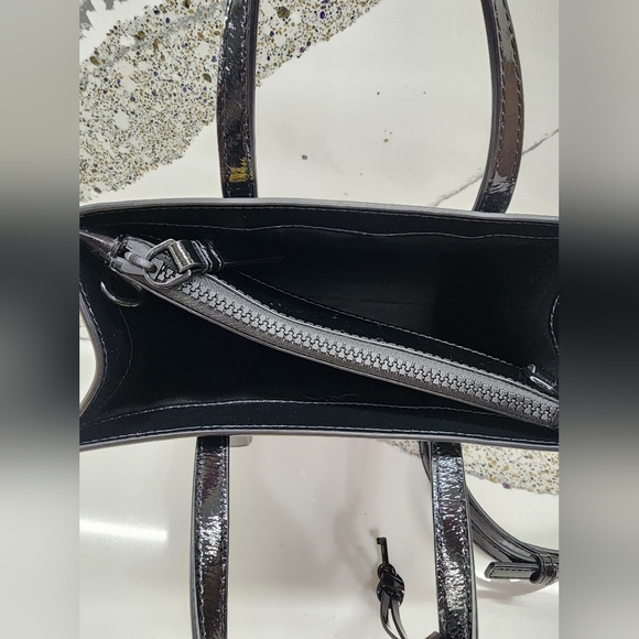 MARC JACOBS Mini Grind Patent Crossbody Tote In Black - Picture 8 of 15